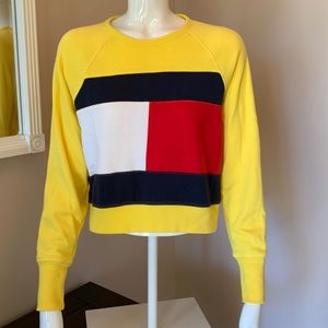 EUC Tommy Hilfiger Sport Cropped Sweatshirt • Size XS